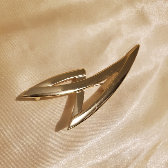 The Unbranded Brand Accessories - GOLD PLATED BROOCH